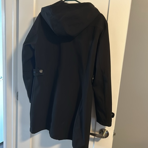Black water resistant spring/ fall jacket- size L. - Picture 6 of 6